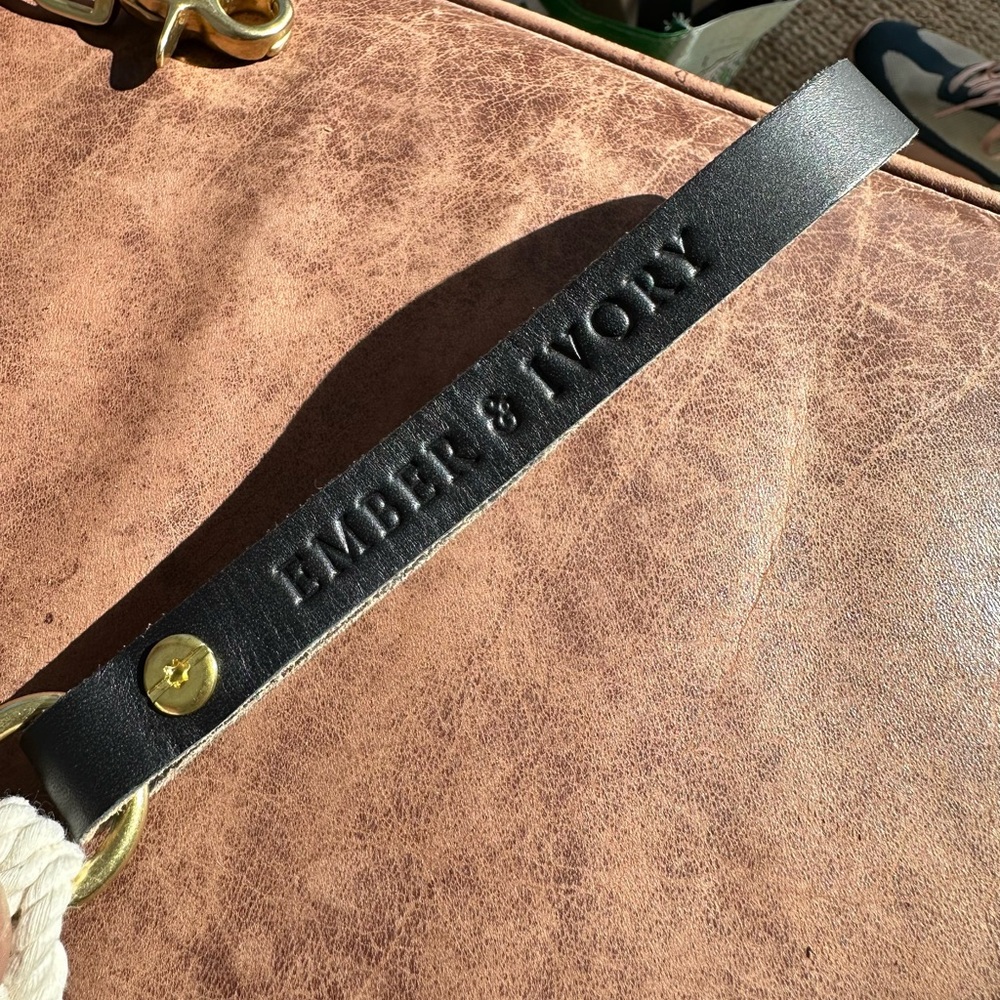 Ember & Ivory Macrame dog leash black leather. - Picture 5 of 6